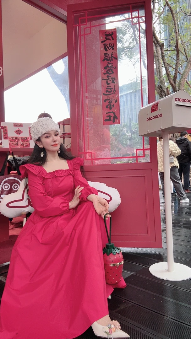 安霓王妃【红·福】设计师原创中国红气质显瘦方领收腰大摆连衣裙