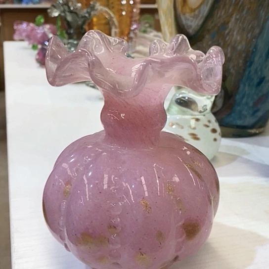 琉璃花瓶高13厘米口径2厘米