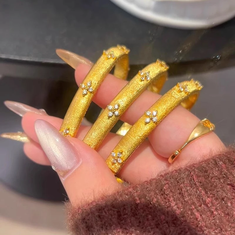 精品镶碎钻四叶草拉丝手镯