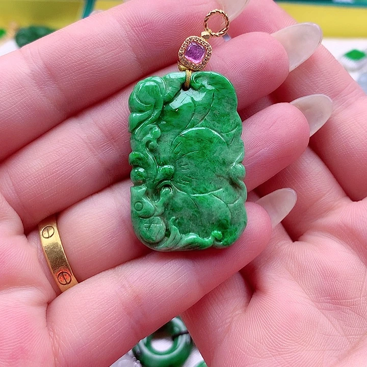 翡翠未镶嵌颈饰翡翠