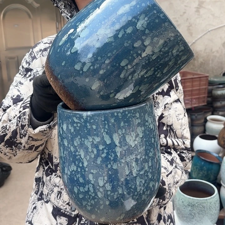 红陶蓝雪花两个口径18高度22