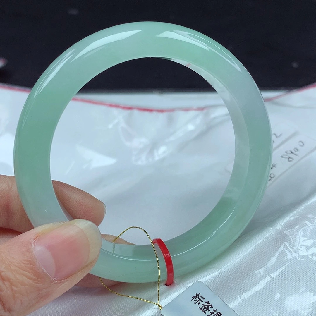 翡翠手镯未镶嵌56圈662
