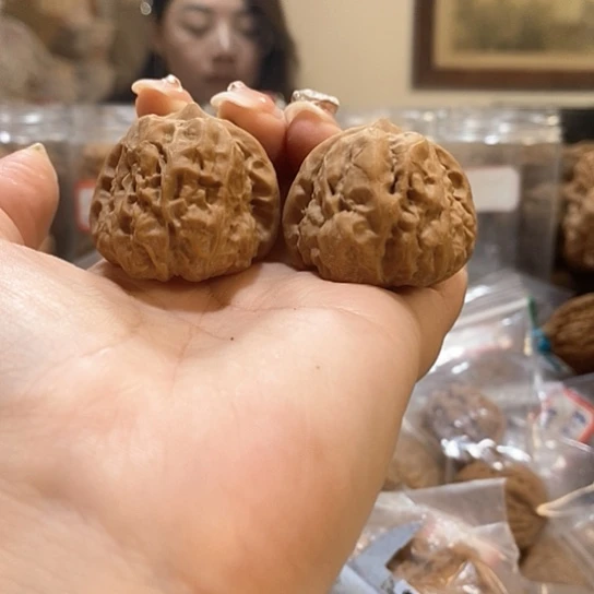 文玩核桃吊坠边36肚37蛤蟆头