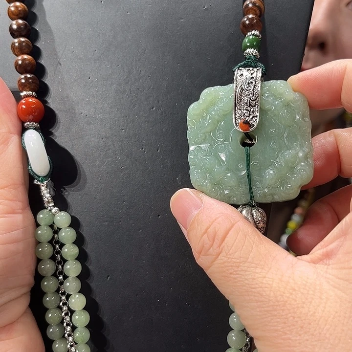 颈饰未镶嵌和田玉