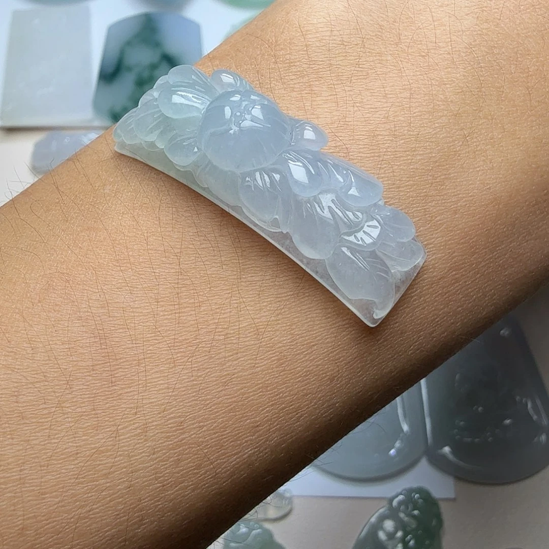 翡翠未镶嵌颈饰天然缅甸翡翠A货太阳花手牌
