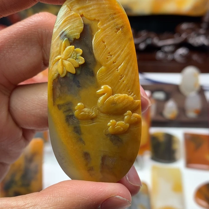 石英质玉（黄龙玉）挂件未镶嵌