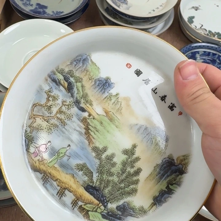 富春山居图粉彩壶承的微瑕