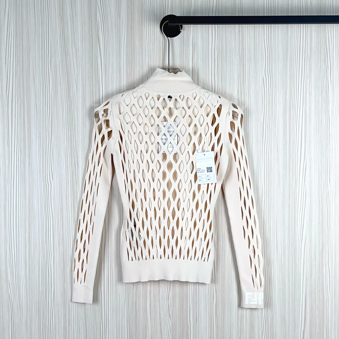 95新 FENDI/芬迪 安洁利严选镂空上衣/码38/以直播间为准/GSS3506