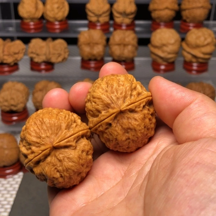 文玩核桃把件3云顶绣球