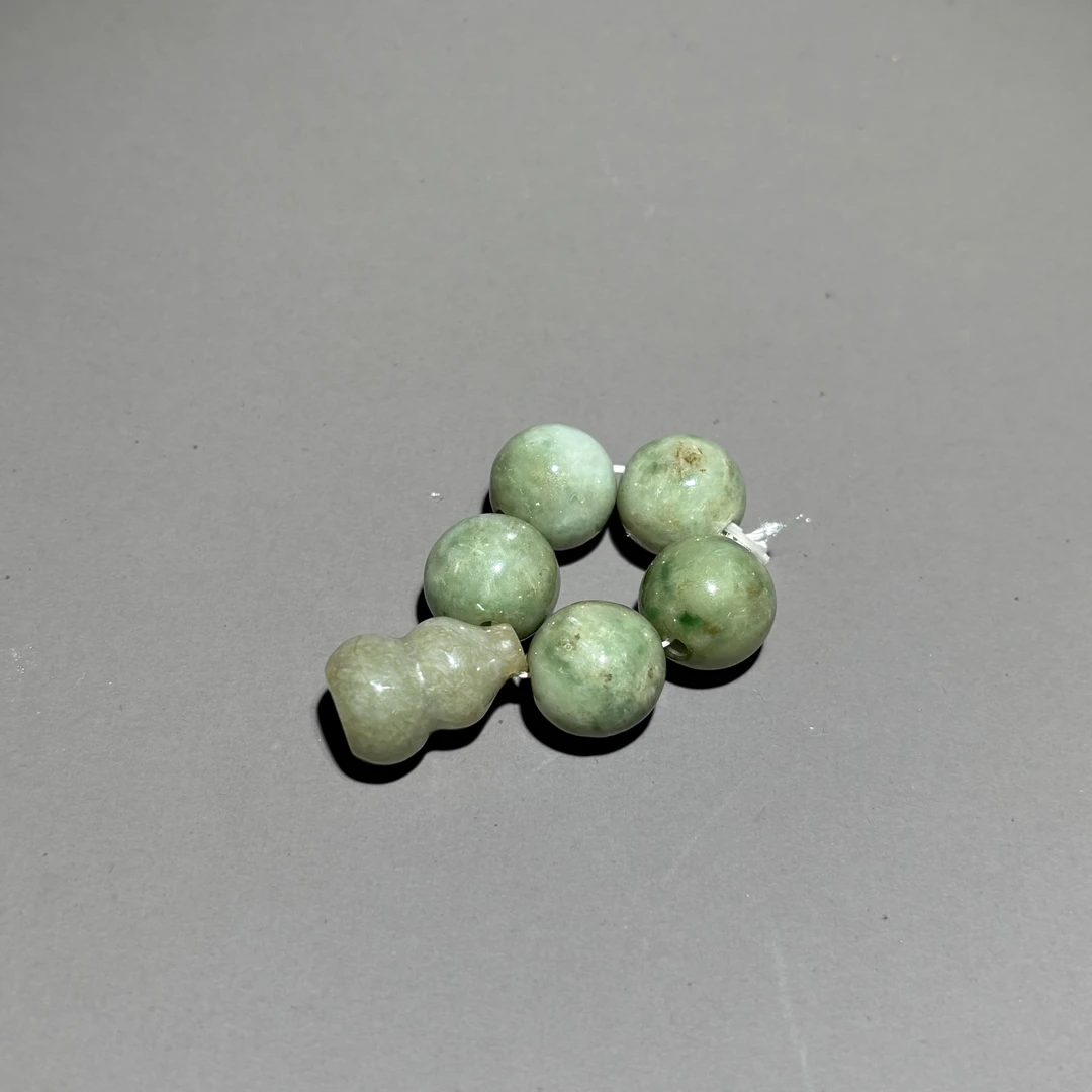 HZ82150翡翠配珠一组-朵云轩