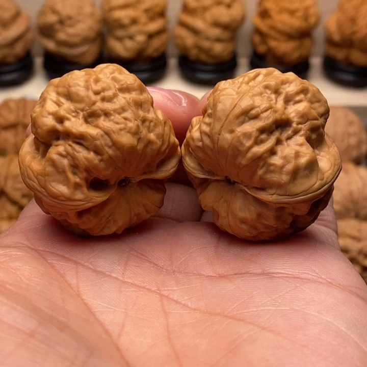 吾***后把件文玩核桃………………………………