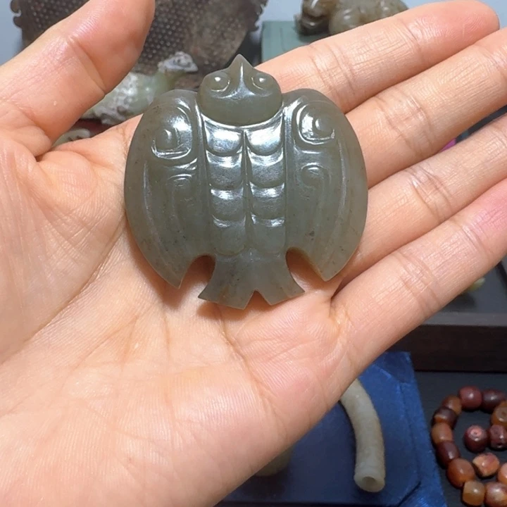 阿***藏和田玉未镶嵌颈饰