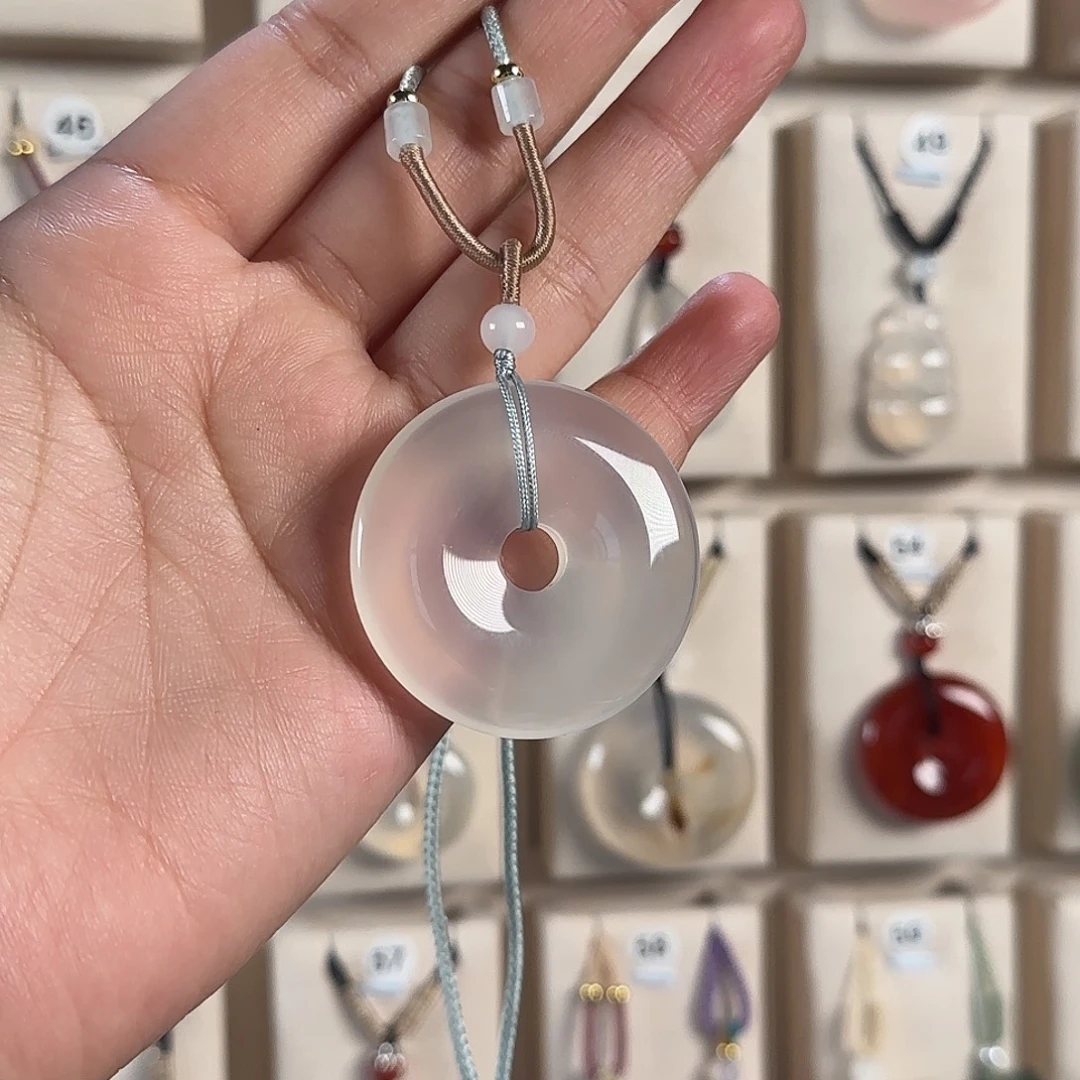 小***师玛瑙/玉髓未镶嵌颈饰