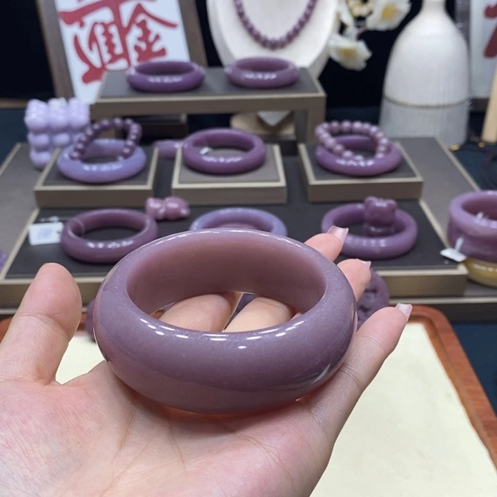 *****石英质玉手镯未镶嵌