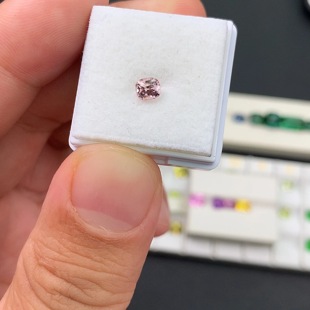裸石尖晶石0.46克拉粉色