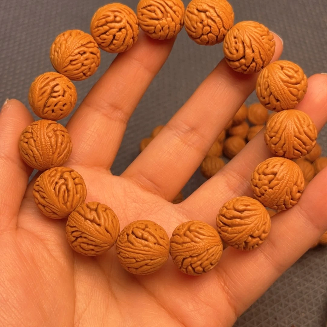文玩核桃把件龙纹绣球