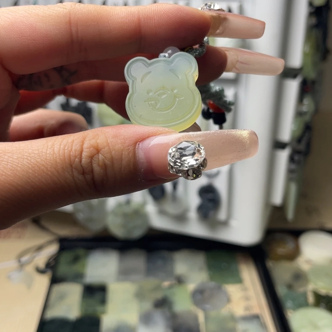 岫玉颈饰未镶嵌维尼熊