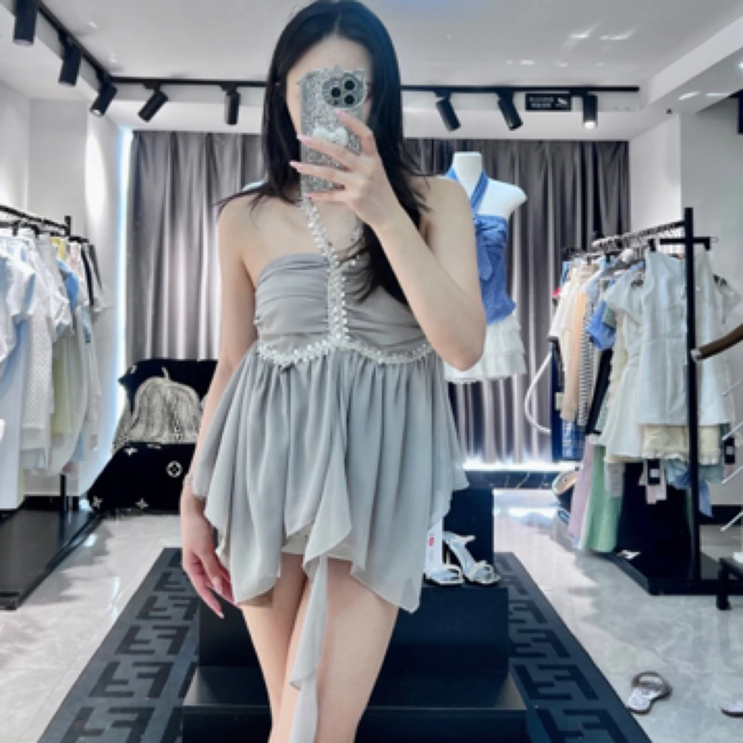 设计感亮片挂脖抹胸背心女夏季修身纯欲外穿白色上衣
