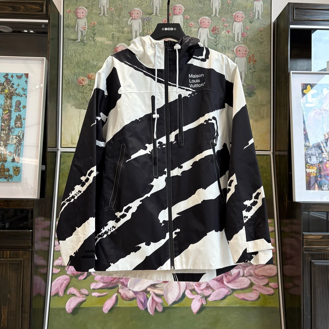 99新 LouisVuitton/路易威登 【BW】秀款黑白外套 50码/公价25000