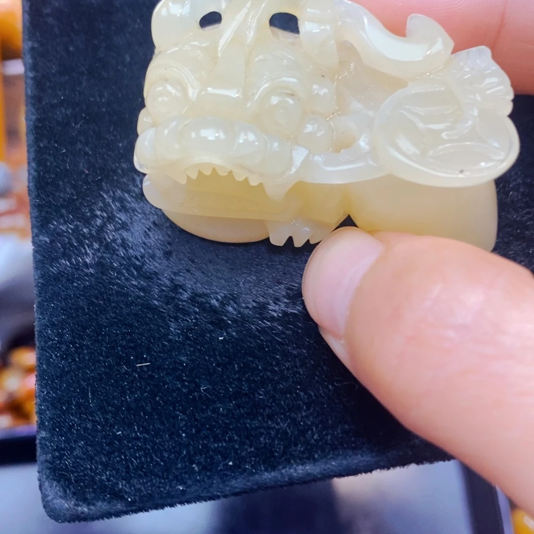 未镶嵌石英质玉（黄龙玉）吊坠(不含链)
