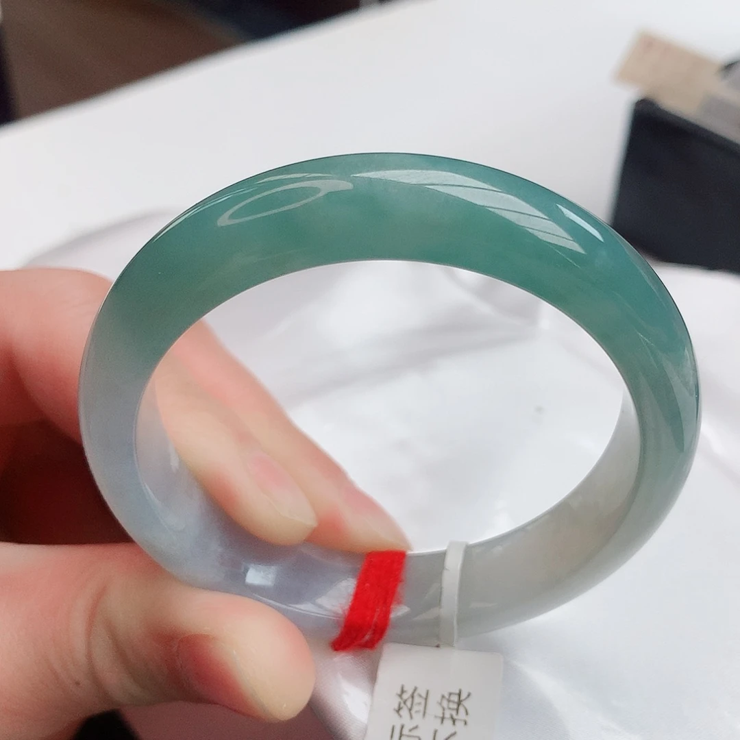 翡翠手镯未镶嵌天然翡翠A货