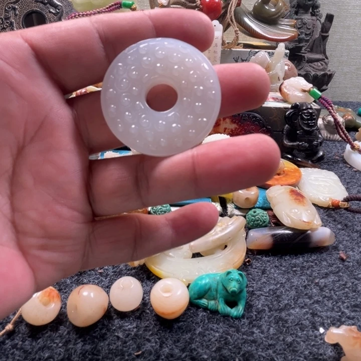 天***泰未镶嵌和田玉（糖玉）挂件