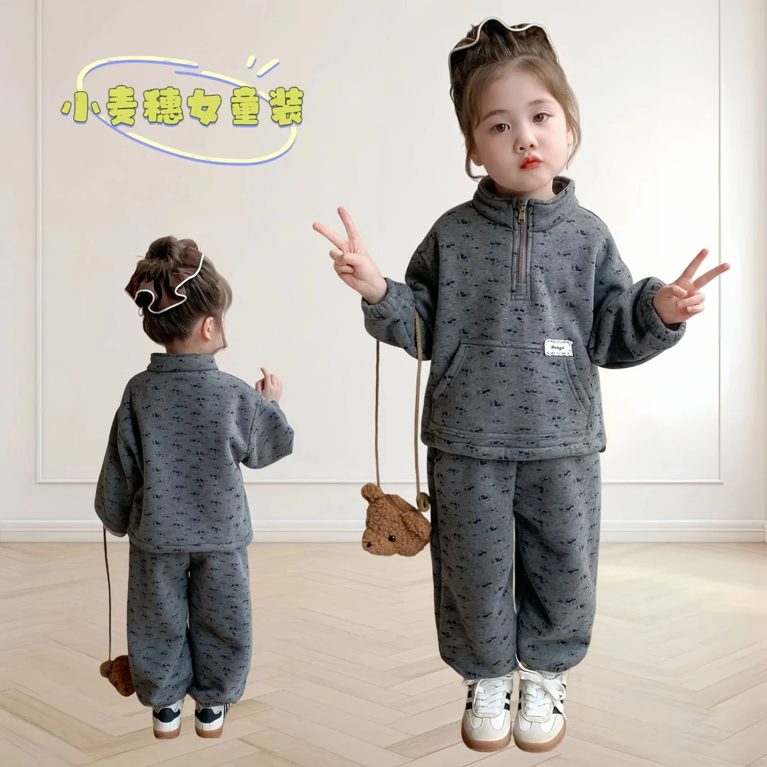 小女童时尚洋气冬季加绒加厚两件套卡通挂件时髦运动休闲长袖保暖