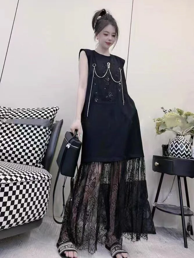 欧货蕾丝拼接无袖连衣裙裙子2025夏季宽松设计感链条漏背长裙