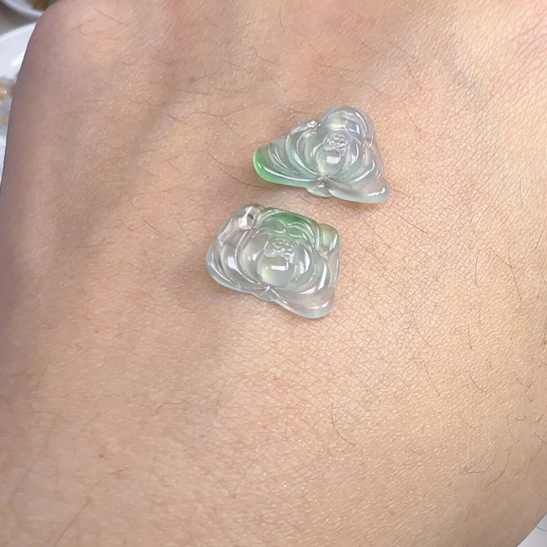 翡翠散珠冰绿莲花一朵