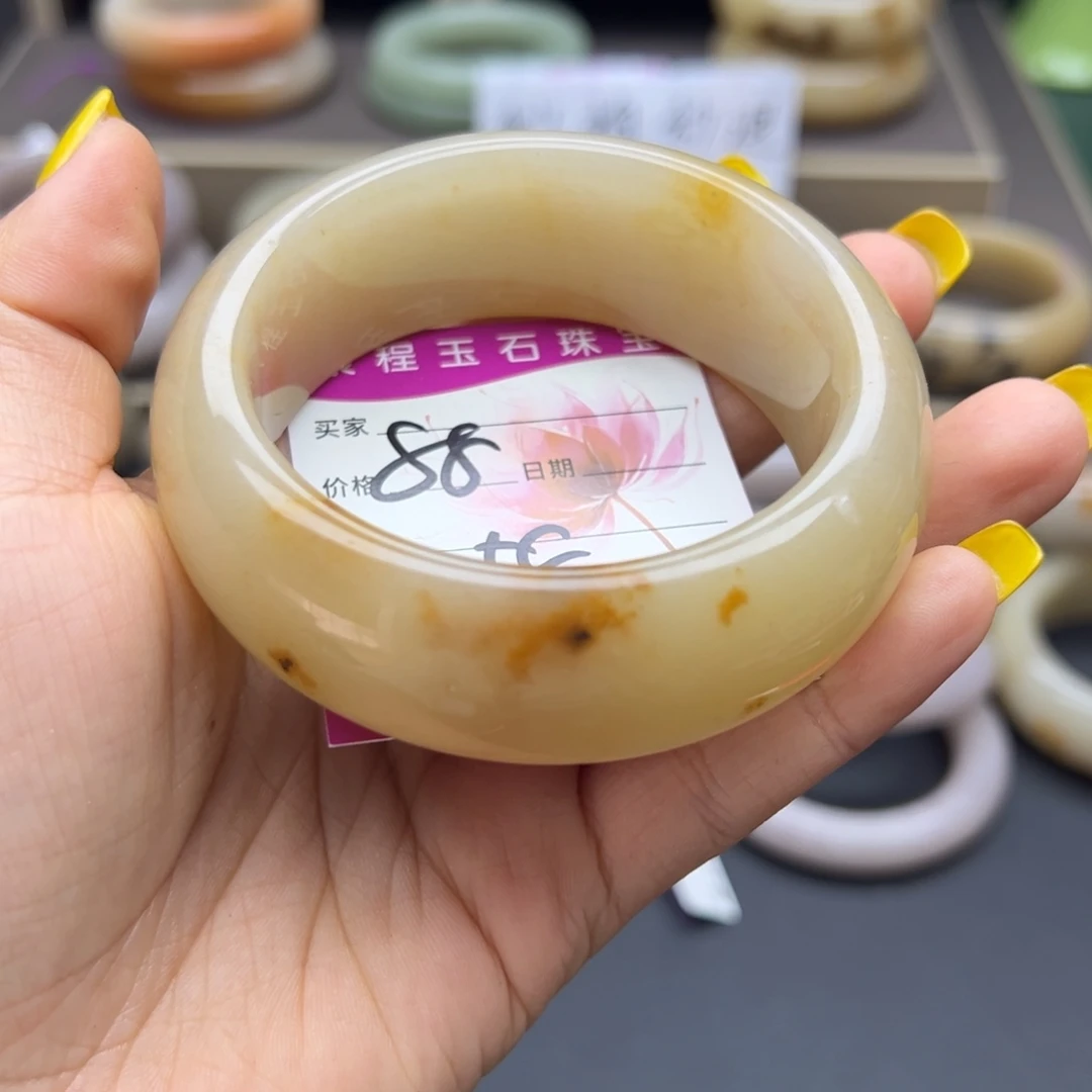 石英质玉（佘太翠）未镶嵌手镯