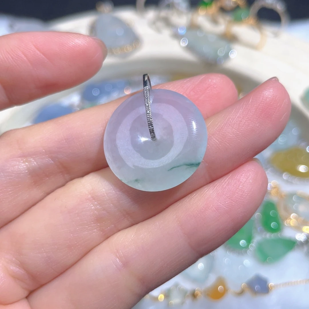 翡翠颈饰18K金镶嵌翡翠