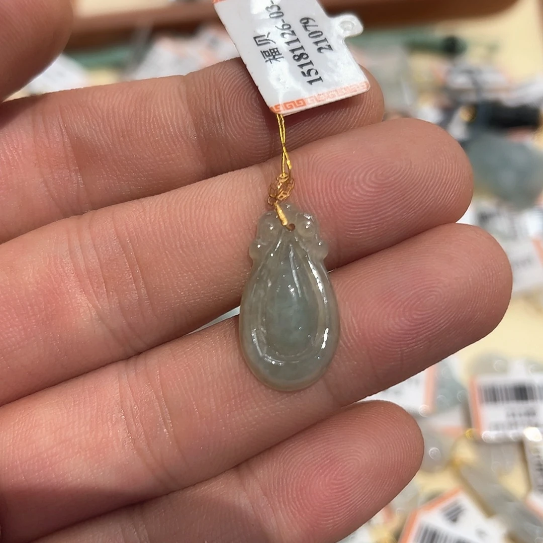 翡翠挂件未镶嵌挂件