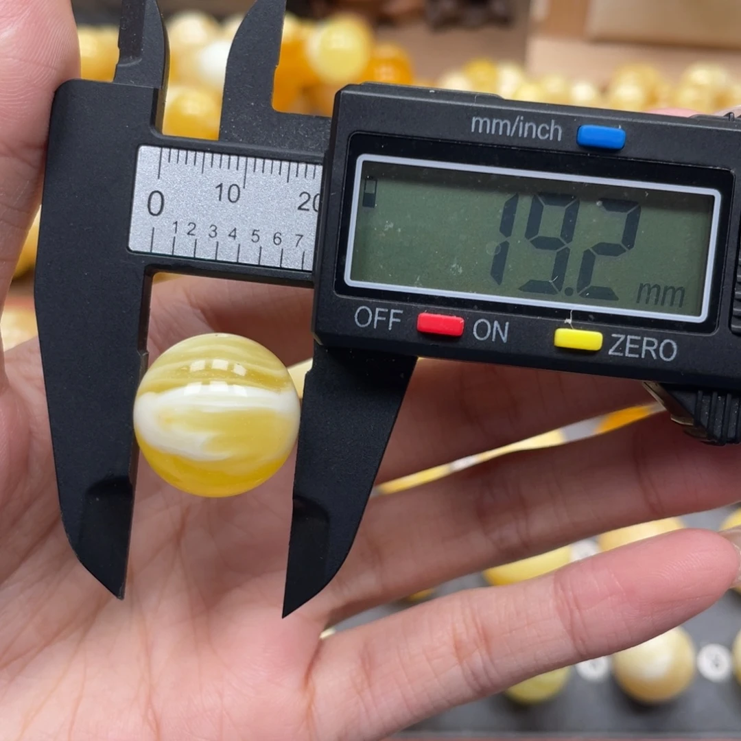 油***浆琥珀未镶嵌珠宝奇石