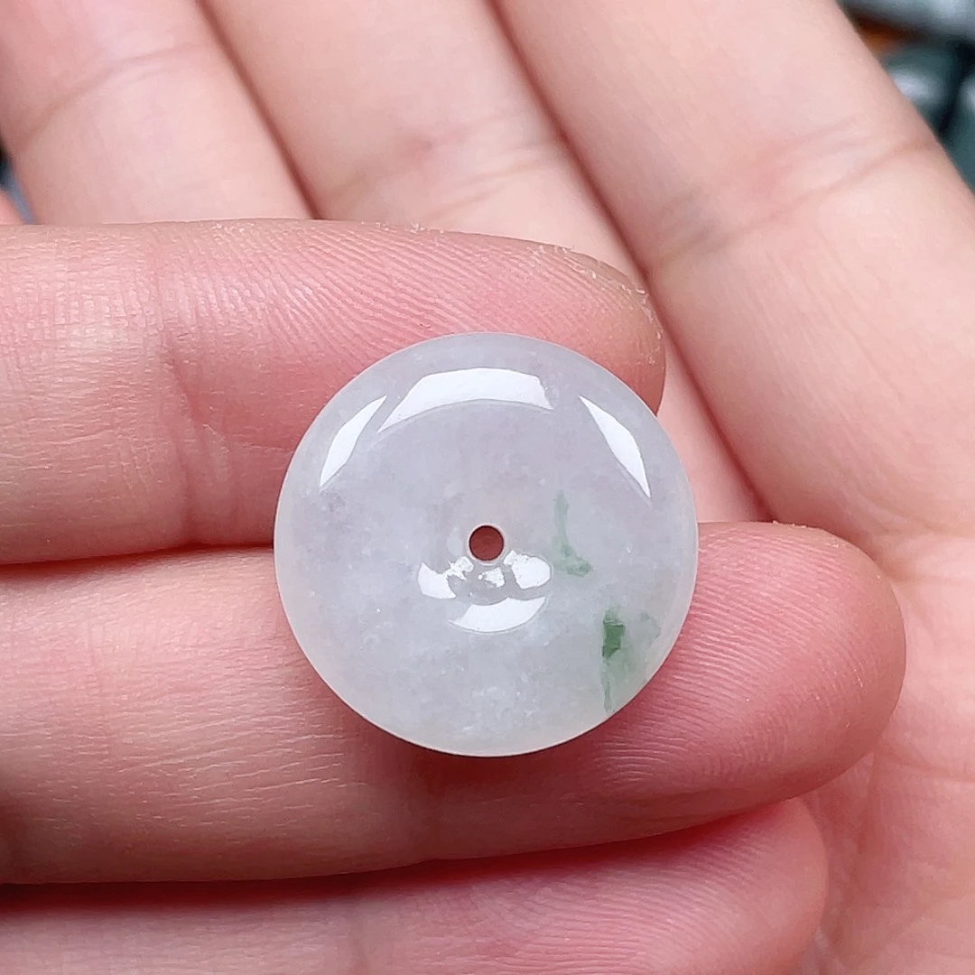 翡翠未镶嵌颈饰平安扣