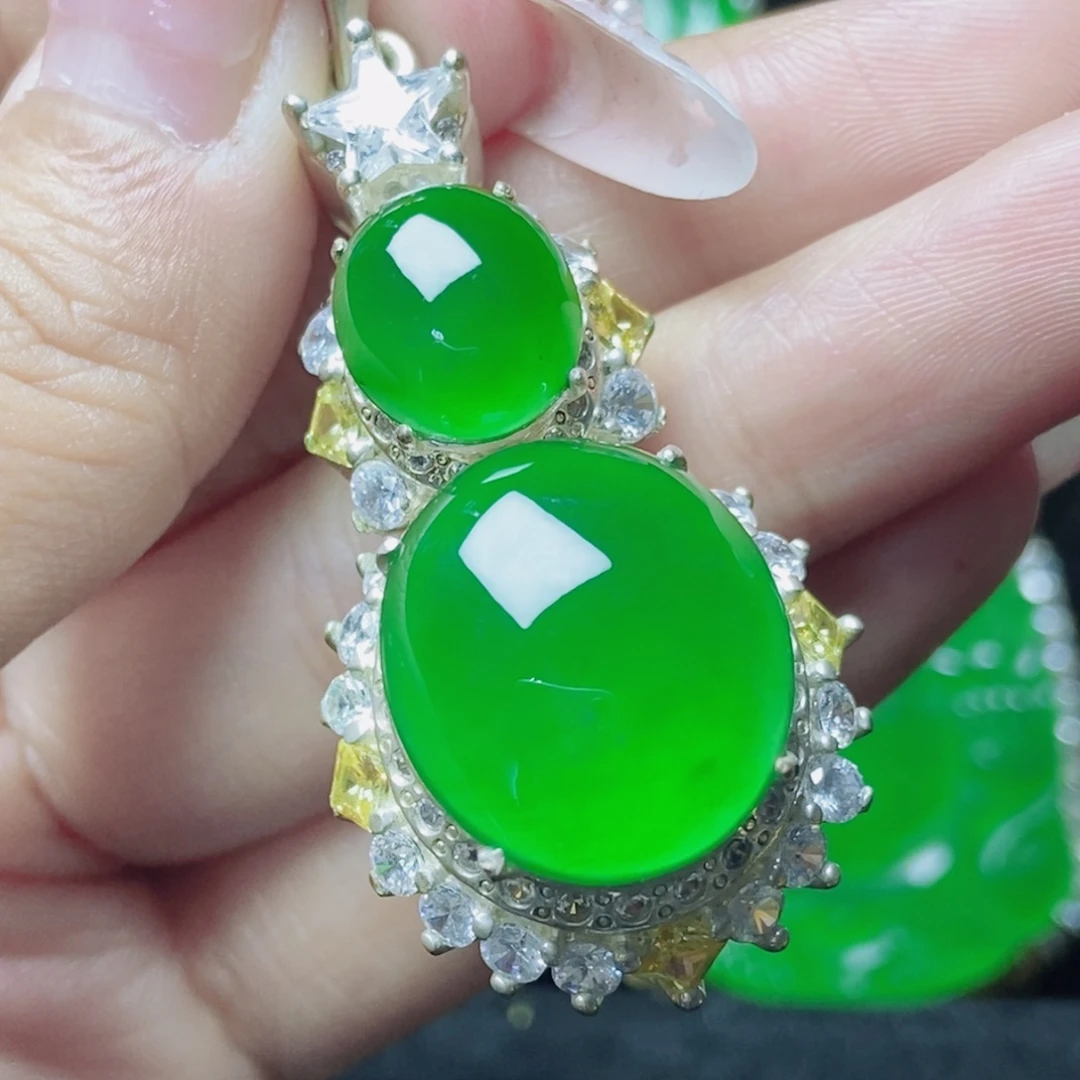 翡翠未镶嵌颈饰