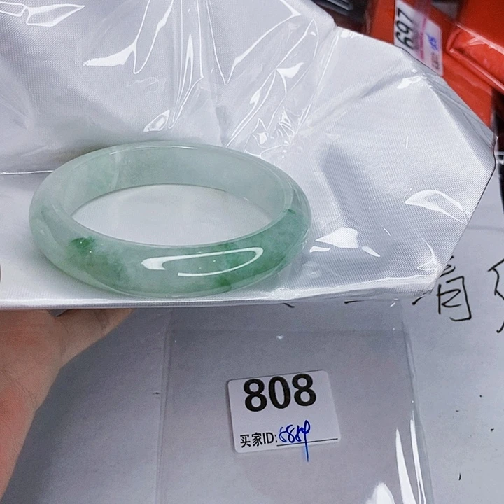 翡翠未镶嵌手镯一图一物实物为准（微瑕处理）