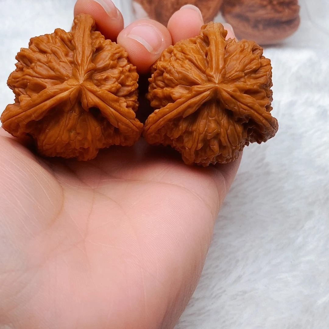 随***风文玩核桃吊坠三棱