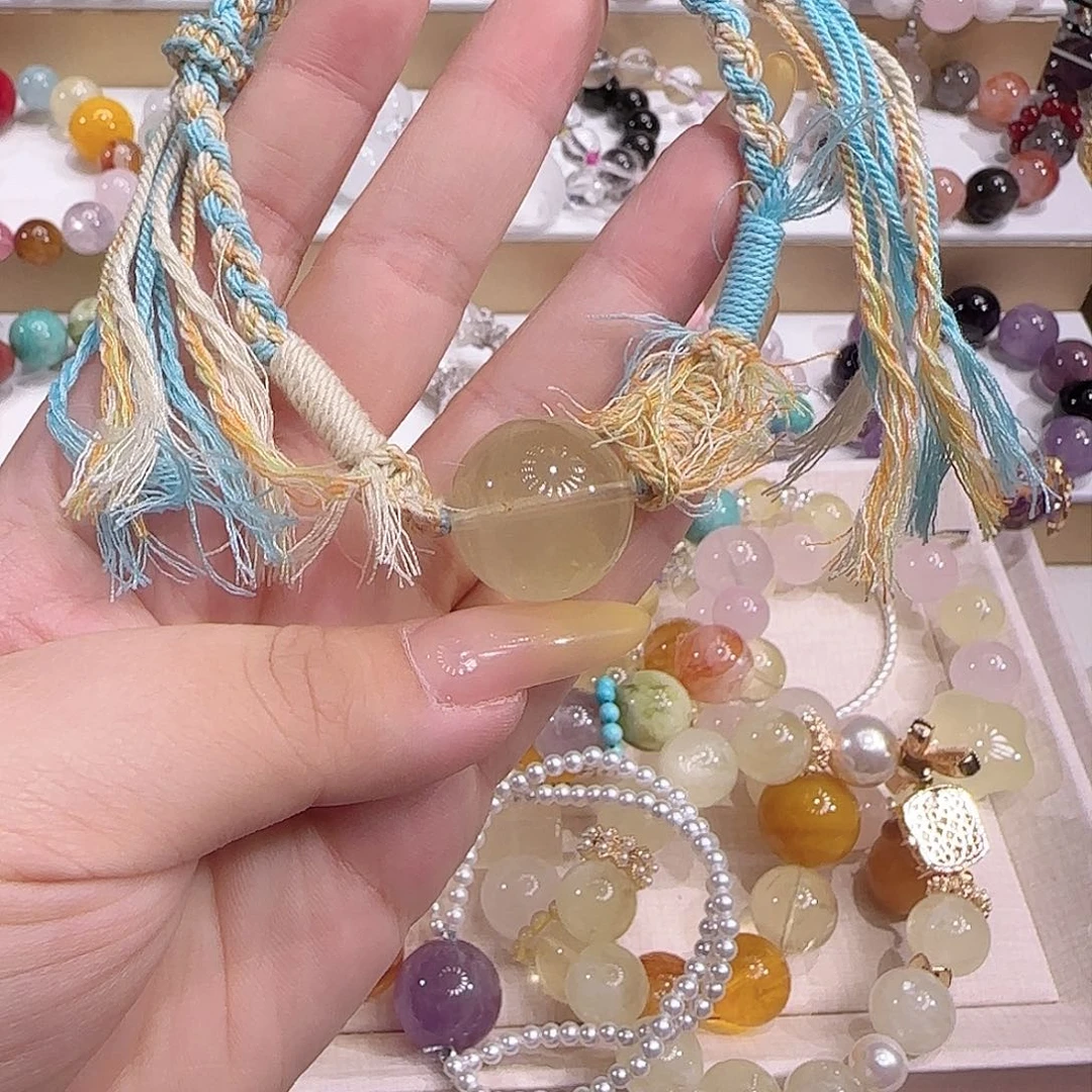水晶手镯未镶嵌吧