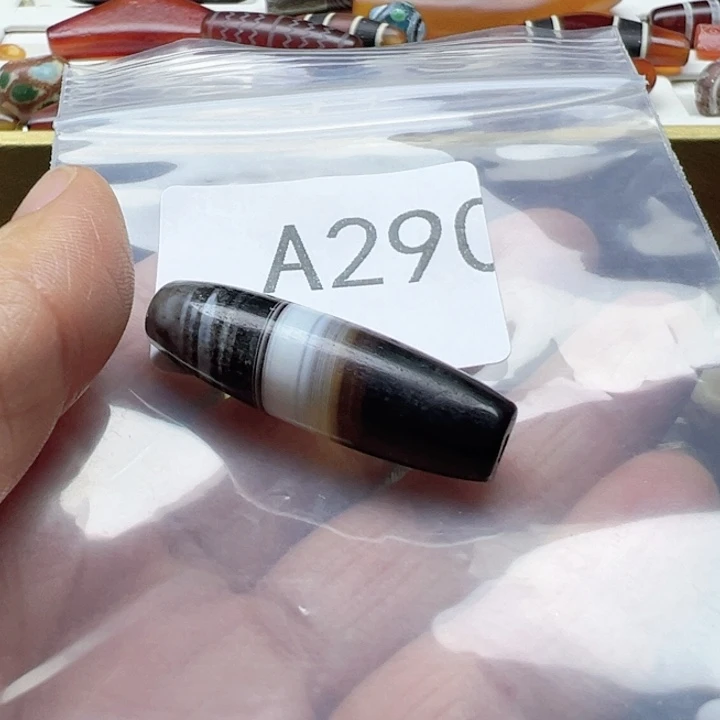 勾***践玛瑙/玉髓未镶嵌手链