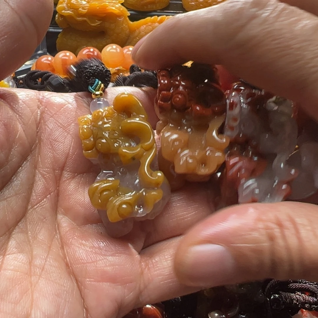 j***a石英质玉未镶嵌颈饰