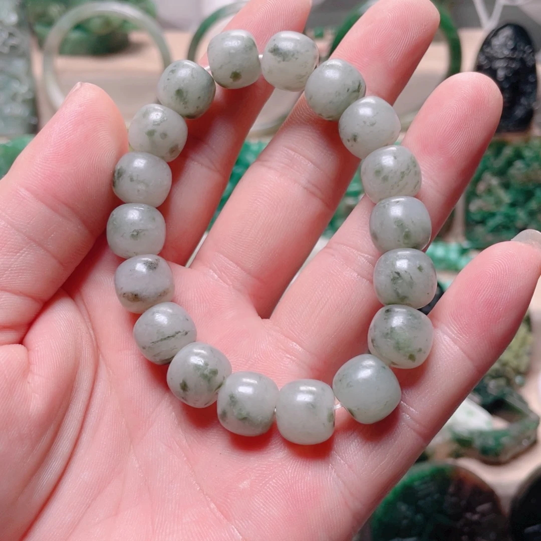 独山玉未镶嵌颈饰