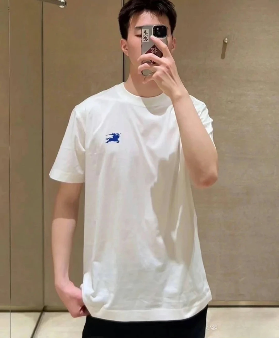 全新未使用 Burberry 巴宝莉 新款蓝色战马图案纯色圆领短袖 米白