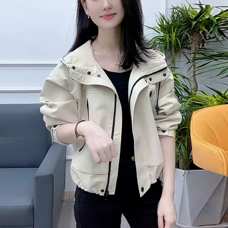 时尚连帽冲锋衣短外套女2025年春秋新款休闲百搭设计感夹克上衣潮