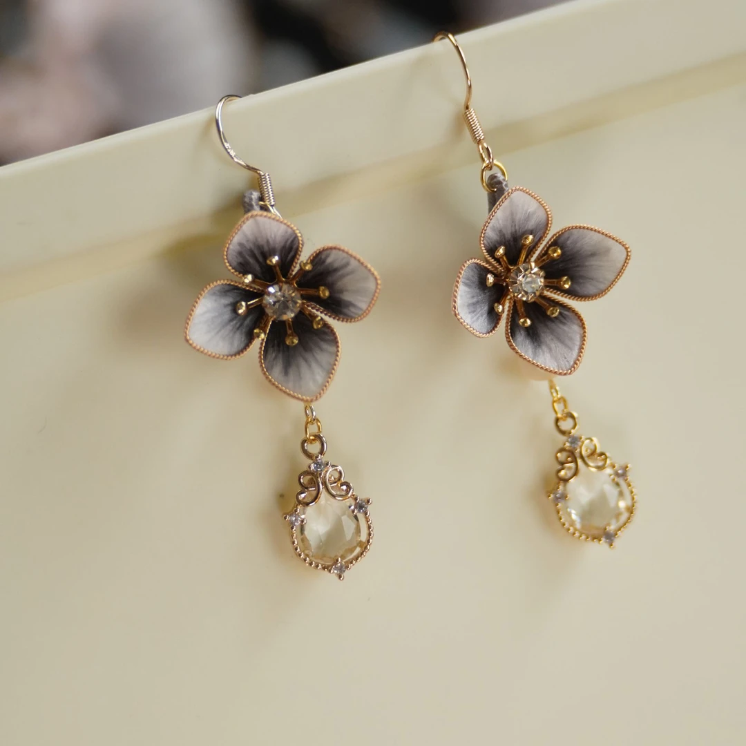 合金耳饰 暗夜女王花耳环长款国风百搭大气非遗绒花南京绒花古典