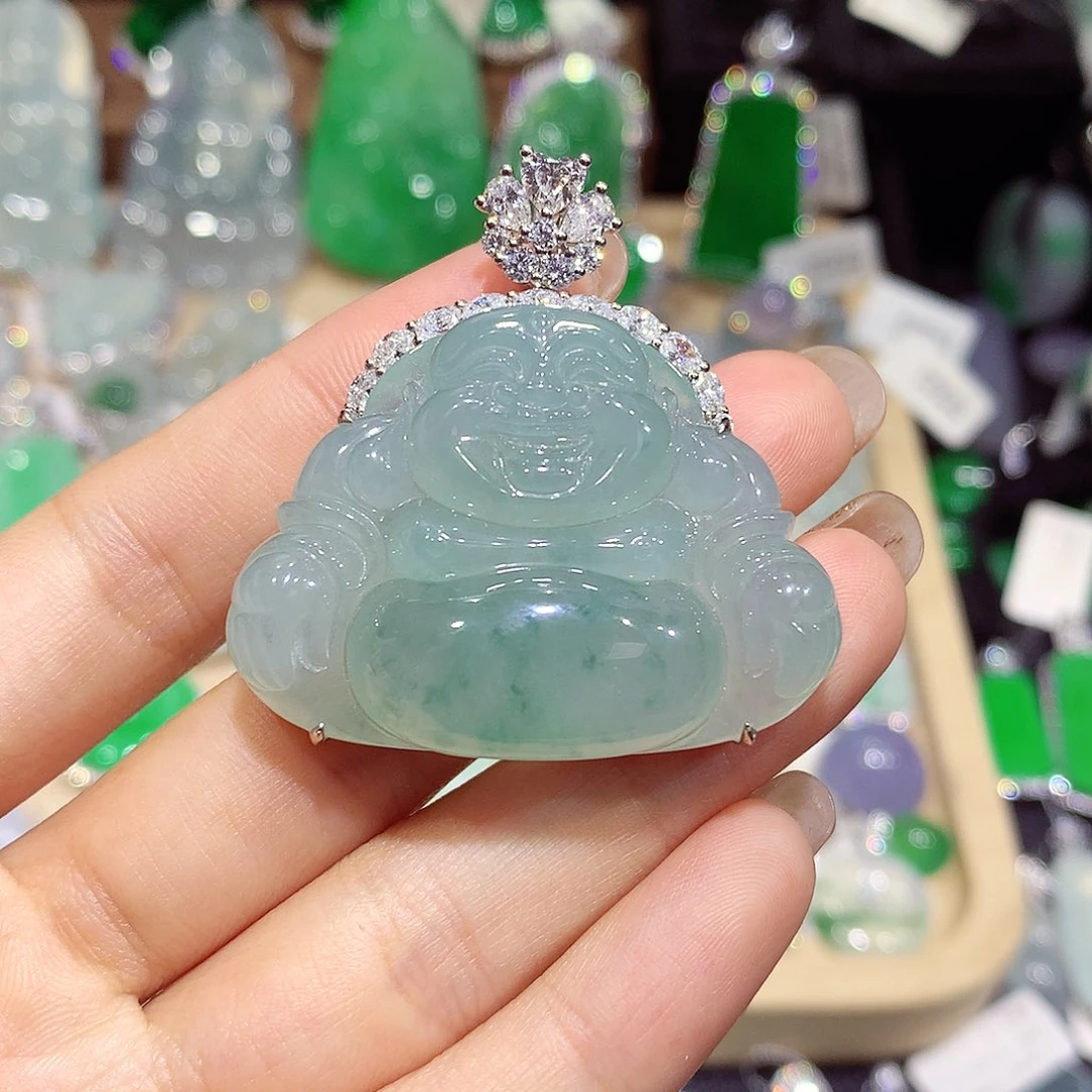 翡翠18K金镶嵌颈饰佛