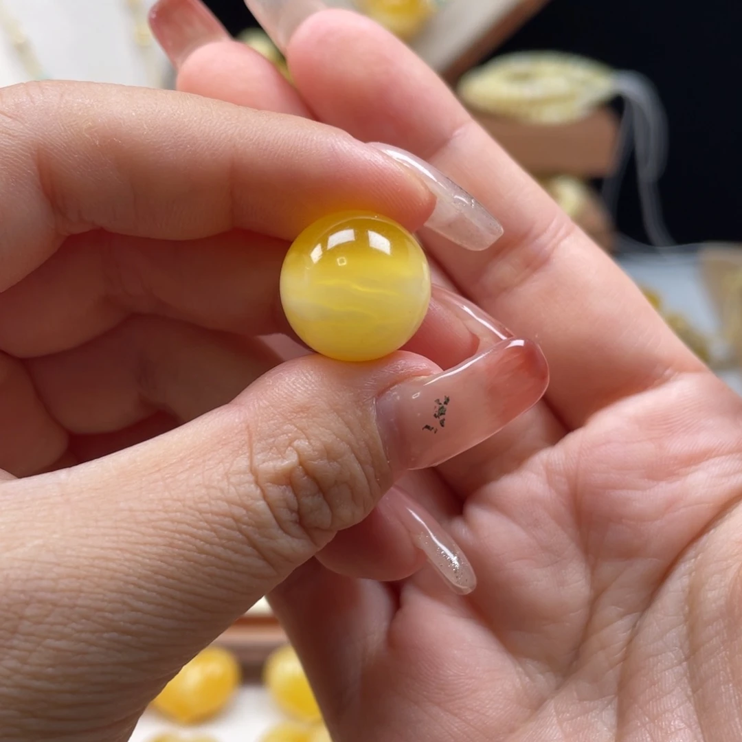 郁***琥珀未镶嵌珠宝奇石