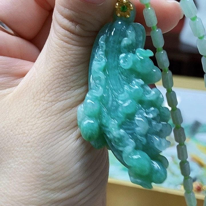 翡翠未镶嵌颈饰吊坠