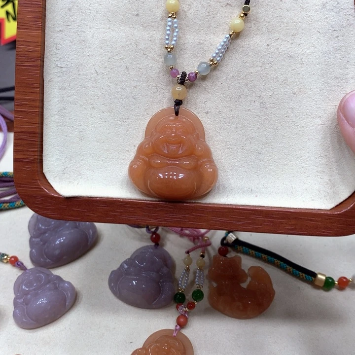 石英质玉合金颈饰小**麻