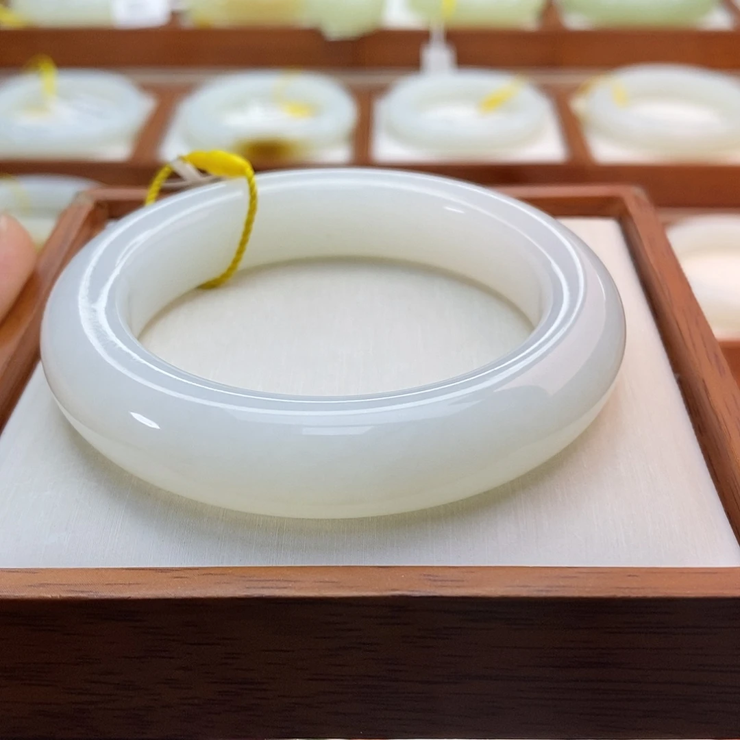 手链未镶嵌和田玉（白玉）