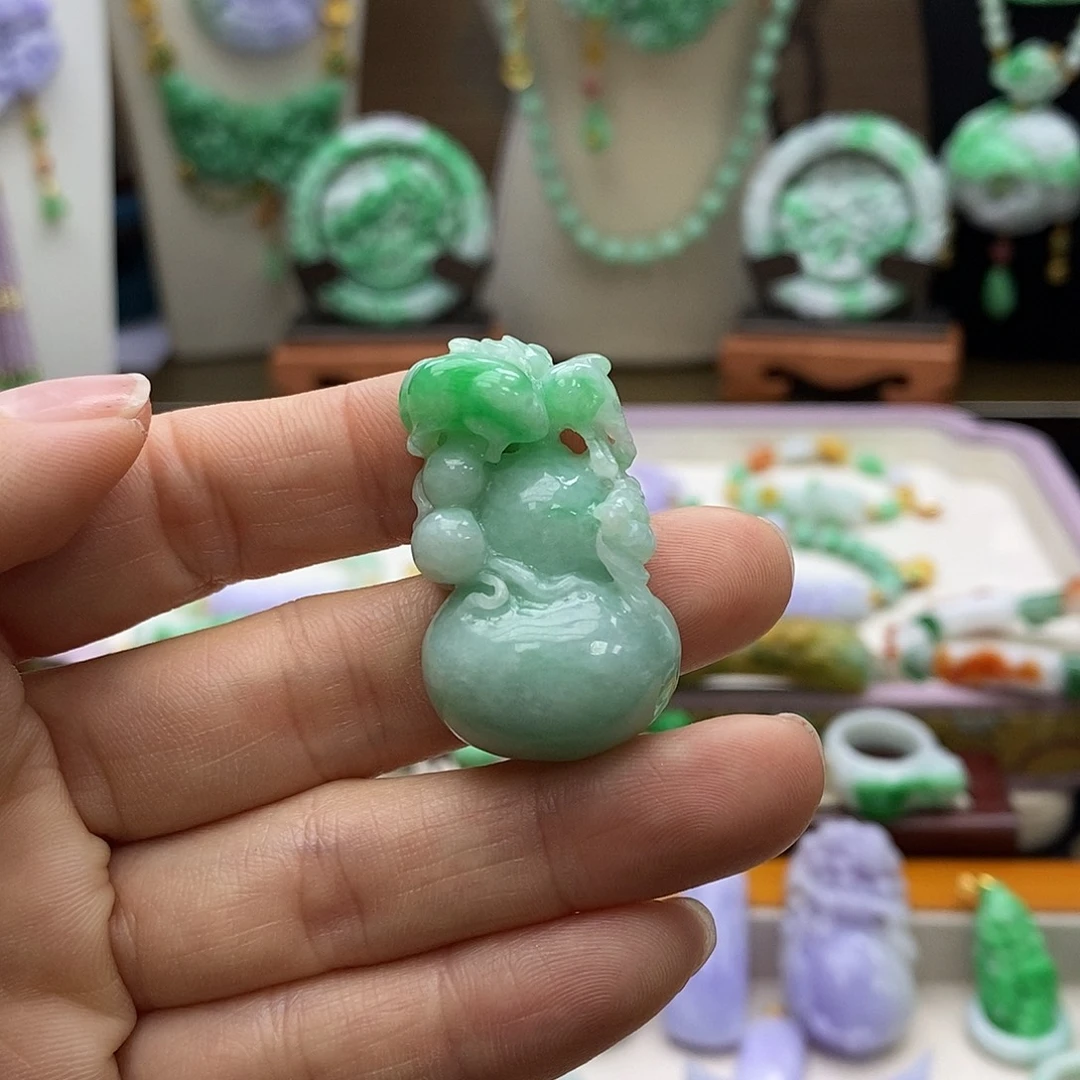 翡翠未镶嵌颈饰天然